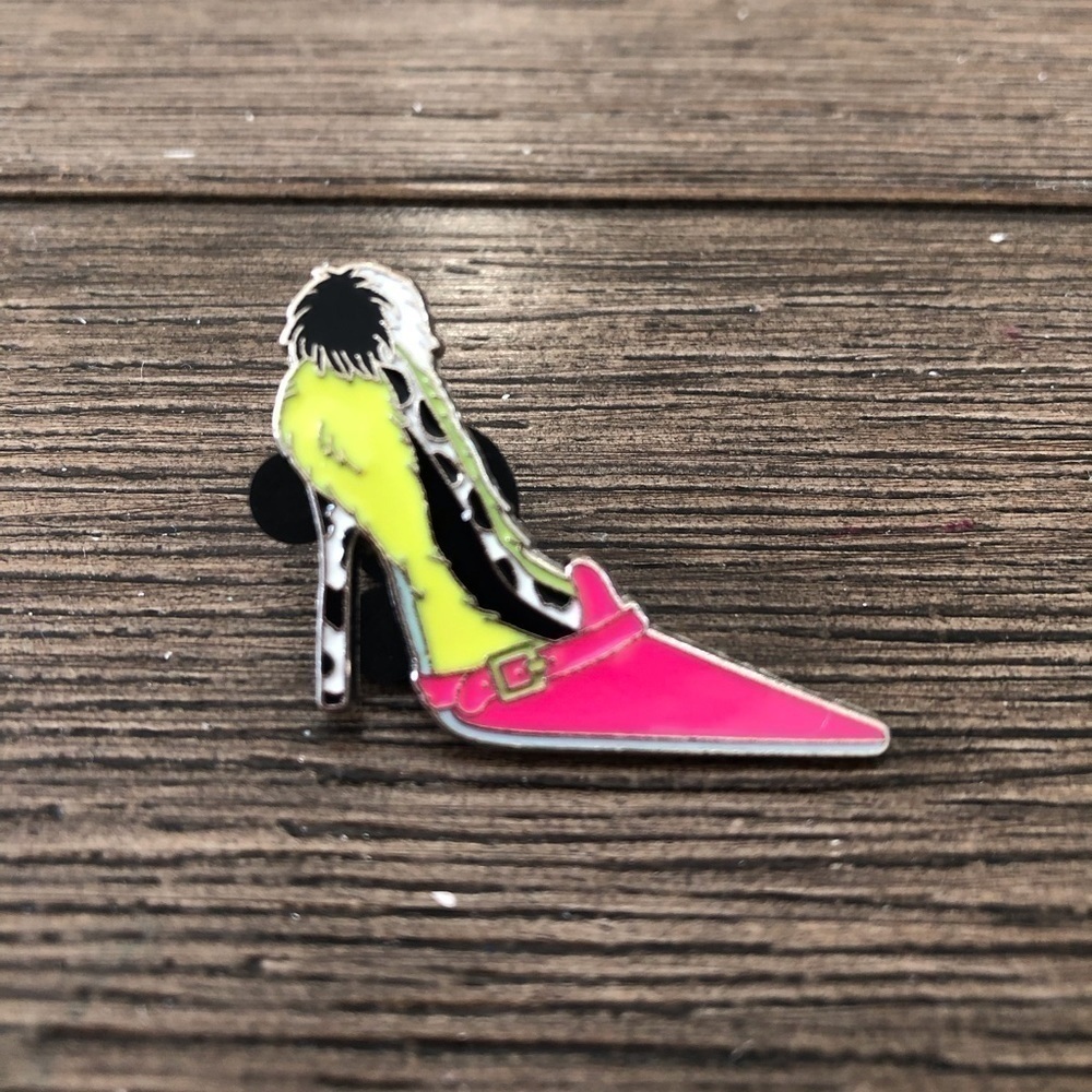 Disney Official Trading Pin: Villains High Heel: Cruella De Vil